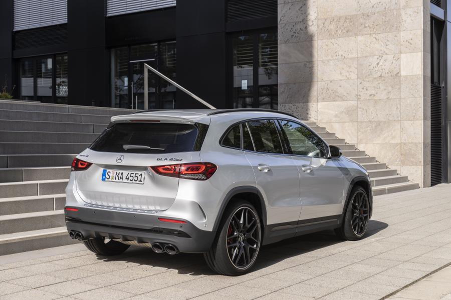  Mercedes-AMG GLA45 S 4Matic+ (H247) 2020 года  (WW) (фото 12 из 26)